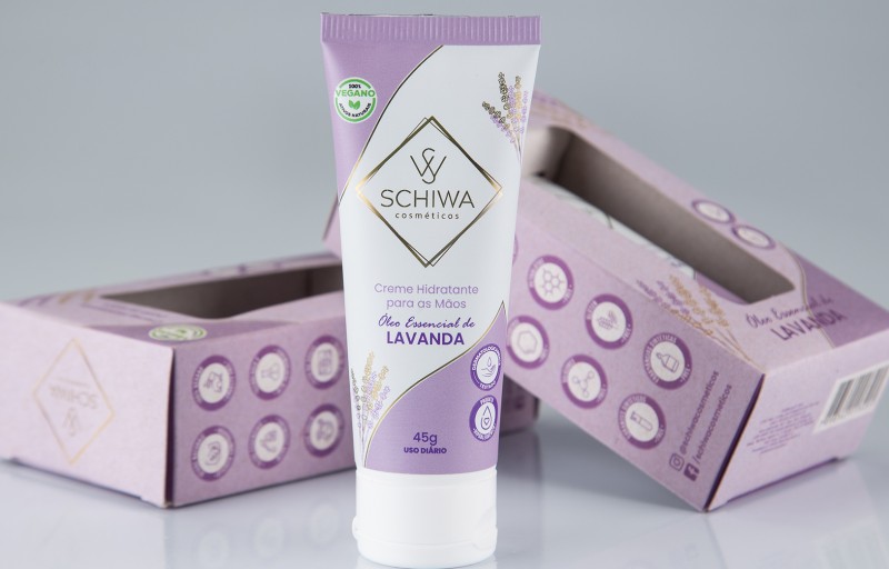 A SchiWa Cosméticos possui em sua essência o propósito de inovar e fornecer cosméticos de alta performance e eficácia comprovada